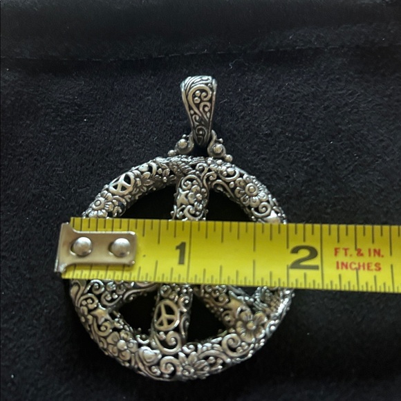 Sarda Artisans of Bali™️ .925 SS round floral filagree design peace sign pendant - Picture 7 of 8